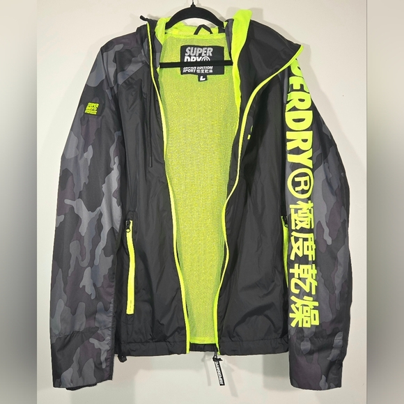 SUPERDRY JAPAN EDITION CAGOULE WINDBREAKER. - Picture 3 of 9